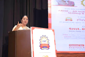 व्यापार को सशक्त, सरल और सुगम बनाना सरकार का लक्ष्य : रेखा गुप्ता