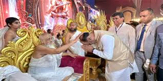 अहिंसा संपूर्ण मानवता के कल्याण और वैश्विक शांति का मार्ग : बिरला