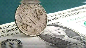 ऐतिहासिक निचले स्तर से उबरा रुपया, 22 पैसे मजबूत