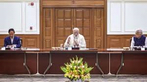 आम जनता को बचाने और कारोबार सुगम बनाने पर जोर