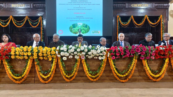 लखनऊ: राष्ट्रीय सम्मेलन के मुख्य अतिथि डॉ संजय कुमार ने कृषि  स्टार्टअप अभ्यास के लिए व्यक्त किया समर्थन कहा - आविष्कार ,करें खेती करें ।