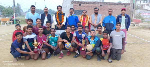 प्रयागराज : वॉलीबाल में उरुवा ने जीता गोल्ड मेडल के साथ इक्यावन हजार रुपये की नगद धनराशि , जिला स्तरीय सांसद खेल स्पर्धा में मेंजा ब्लॉक की वॉलीबाल टीम बनी उपविजेता।