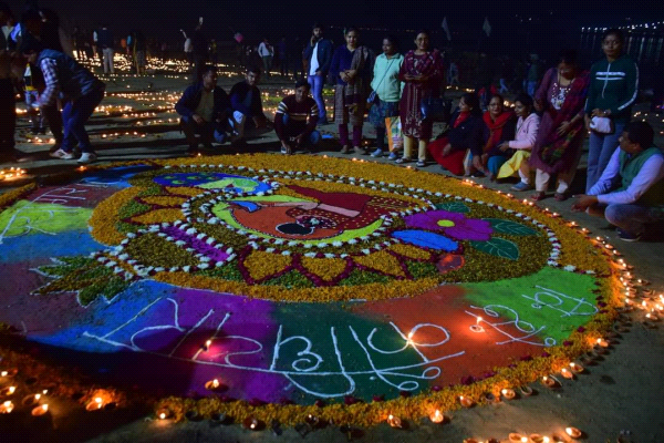 प्रयागराज में मनाई गई भव्य और अलौकिक देव दीपावली,रंगोली और लेजर शो ने किया मंत्रमुग्ध