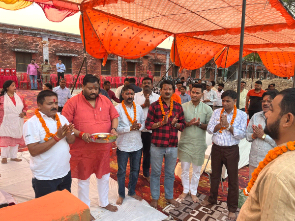 टीचर्स कालोनी सरोवर के निर्माण व सौंदर्यीकरण का शिलान्यास