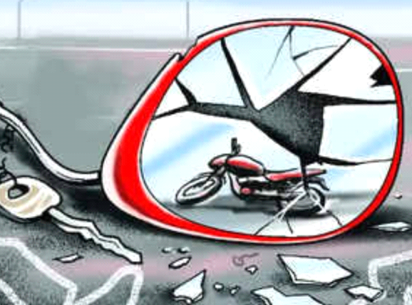बाइक दीवार से टकराने से बाइक सवार तीन युवक गंभीर रूप से घायल