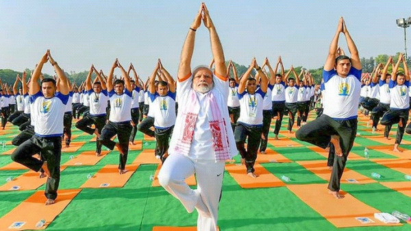 योग से जुड़ा भारत: पीएम मोदी से लेकर राष्ट्रपति मुर्मू तक, 180 देशों में मना 11वां अंतरराष्ट्रीय योग दिवस