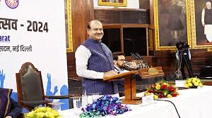 विकसित भारत बनाने के लिए युवाओं को सही मार्गदर्शन की आवश्यकता: बिरला