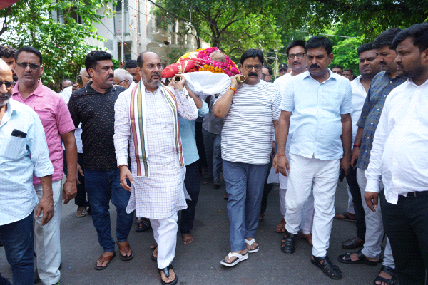 शोक संतप्त कर गोलोकवासी हो गए डॉ. निशीथ राय, नम आंखों से किए गए विदा