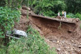वैष्णो देवी मार्ग में बारिश के कहर से 32 श्रद्धालुओं की मृत्यु दुखद : खरगे