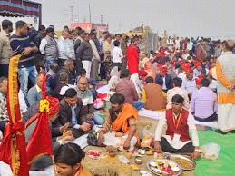 माघ मेले में सेना ने निभाई निशान यात्रा की परंपरा