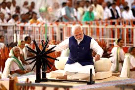 पीएम मोदी के मार्गदर्शन में खादी और ग्रामोद्योग आयोग ने नए आयाम स्थापित किए